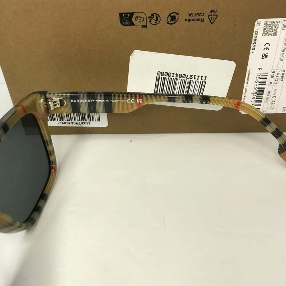 - New 💯 Original Burberry Grey Square Sunglasses BE4293 380687 56.